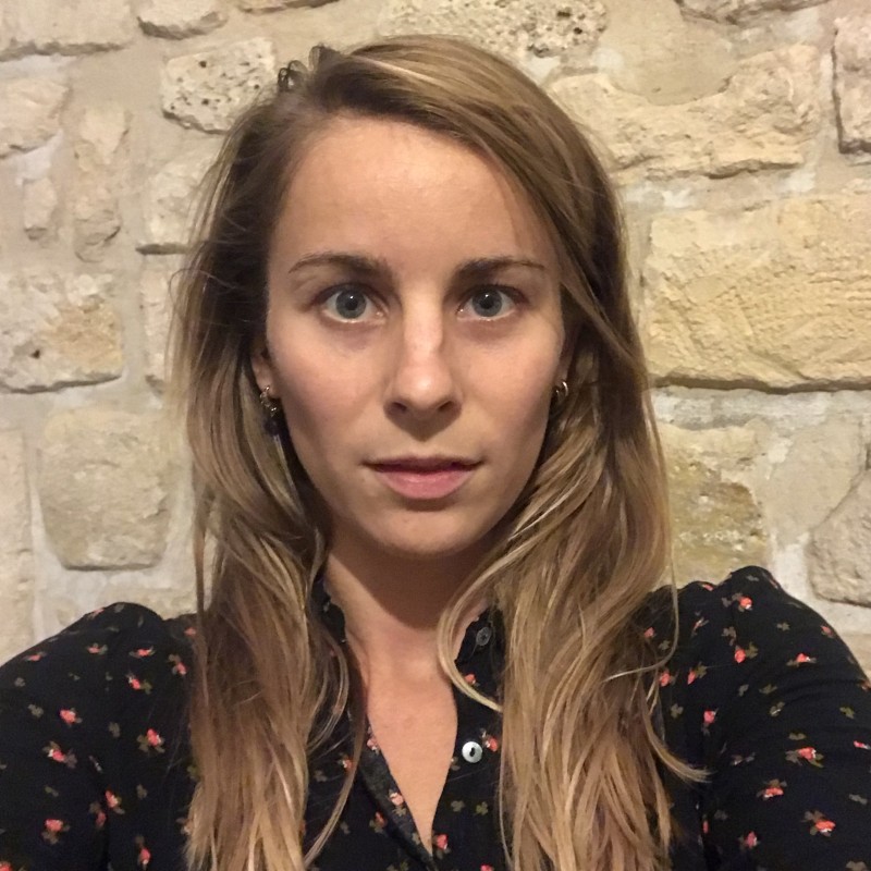 Masseuse-Kinésithérapeute Spécificité en rééducation périnéale Enseignement Yoga, Pilates, et Gym Santé (APA) : Yoga adapté, Yin Yoga, Yoga périnatal De Gasquet Formatrice ergonomie en entreprise Formatrice en Gym Santé